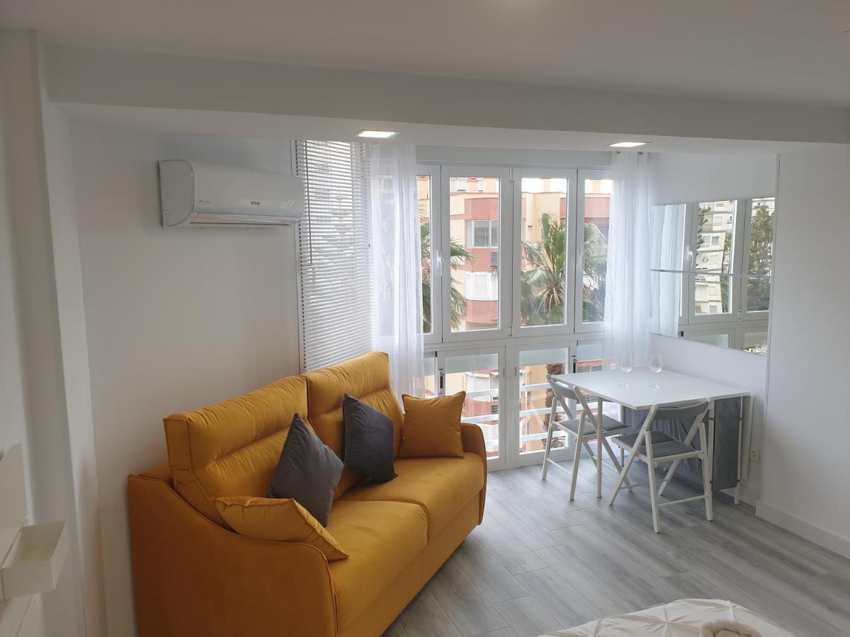 Estudio Amalfi Torre Del Mar Bagian luar foto
